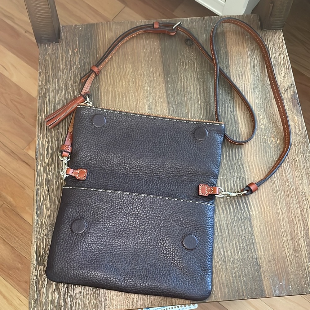 Dooney & Bourke Small Foldover Zip Crossbody in Pebble Grain Leather in Brown - Picture 3 of 16